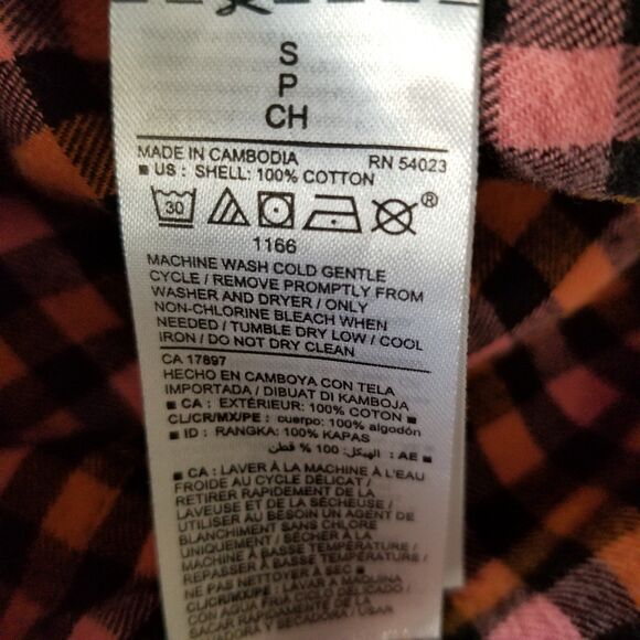 Old Navy Flannel Top The Classic Shirt Womens Size Small - Picture 7 of 8